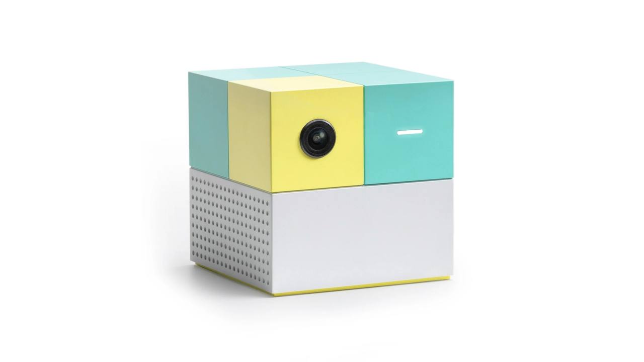 Android консоль обогнала Xbox по продажам Бред какой то на неделе Чёрной пятницы в США третьей консолью по продажам стала приставка на андроиде со встроенной вебкой Цифры такие PS5 47 Switch 2 24 Nex Playground 14 И весь рофл в том что это по сути Kinect за 250 Консоль запускает игры уровня Fruit Ninja где управление идёт через трекинг во встроенной камере Microsoft молодцы как обычно всё просрали