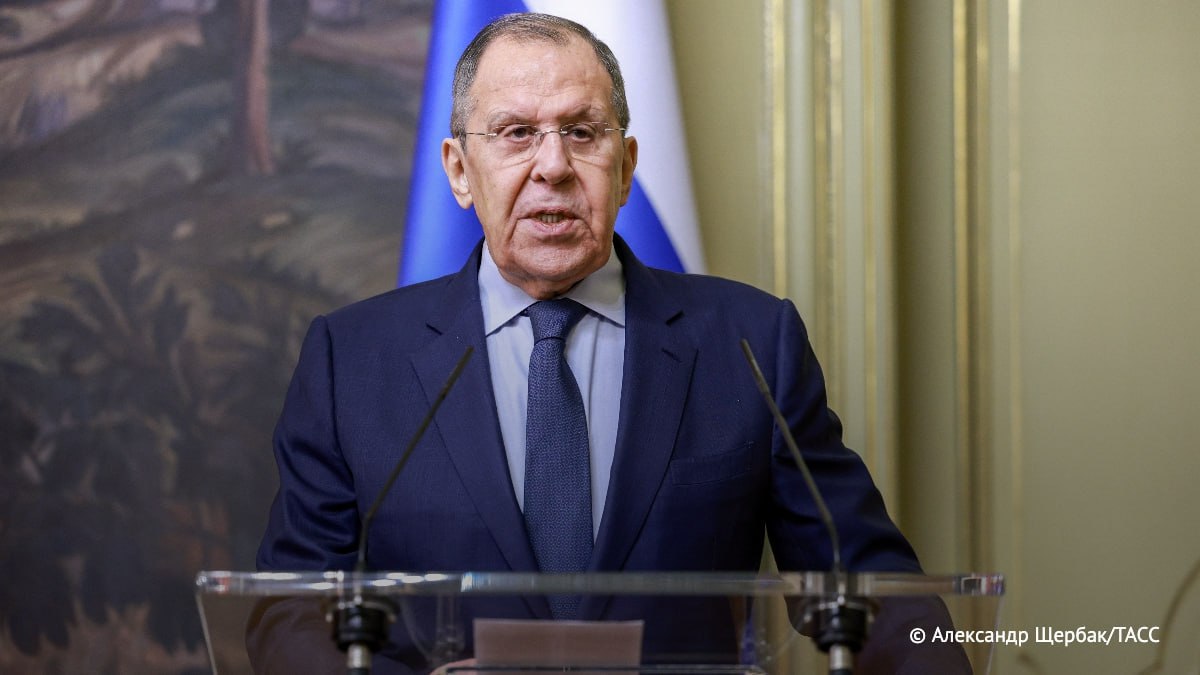 Ситуация с госдолгом США вышла из-под контроля, а доверие к доллару подорвано. Об этом заявил Сергей Лавров, выступая на сессии саммита БРИКС.