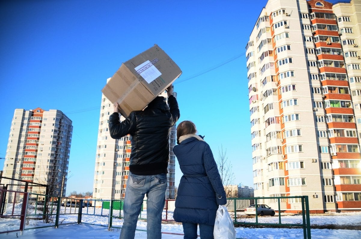 В крупных городах России вторичка за год подорожала на 8%  Квартиры на вторичном рынке в крупных городах России по итогам 2024 года подорожали в среднем на 8% - до 117,8 тыс. рублей за квадратный метр, посчитали аналитики. Как спрогнозировал эксперт Павел Луценко, стоимость квадратного метра на вторичном рынке в 2025 увеличится в среднем на 5%.  Наибольший прирост в 2024 году был зафиксирован в:  Краснодаре  +28,6% ,   Сочи  +20,8% ,   Курске  +20,5% ,   Наименьший в:  Кемерове  +1% ,   Владивостоке  +1,1% ,   Магнитогорске  +1,4% ,   При этом в Москве вторичное жилье подорожало на 7% - до 349,9 тыс. рублей за "квадрат", в Подмосковье – на 2%, до 153,1 тыс. рублей, в Санкт-Петербурге – на 6,5%, до 207,7 тыс. рублей.