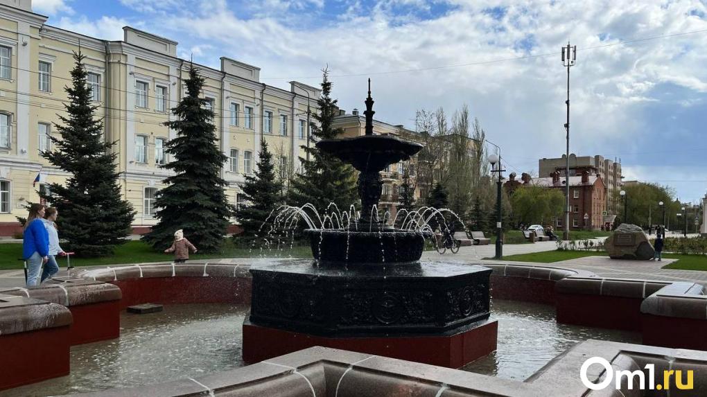 ⏺ Мэр Омска Сергей Шелест призвал десантников не купаться в фонтанах 2 августа  Перед Днём воздушно-десантных войск, который отмечается 2 августа, мэр Омска Сергей Шелест обратился к десантникам с просьбой соблюдать общественный порядок и воздержаться от купания в городских фонтанах.  «Хотя в некоторых городах фонтаны отключают на этот день, в Омске они будут работать в обычном режиме. Я уверен, что настоящие десантники не подведут нас, и День ВДВ, а также День Омской области и День города пройдут без эксцессов», — написал Шелест в своём телеграм-канале.
