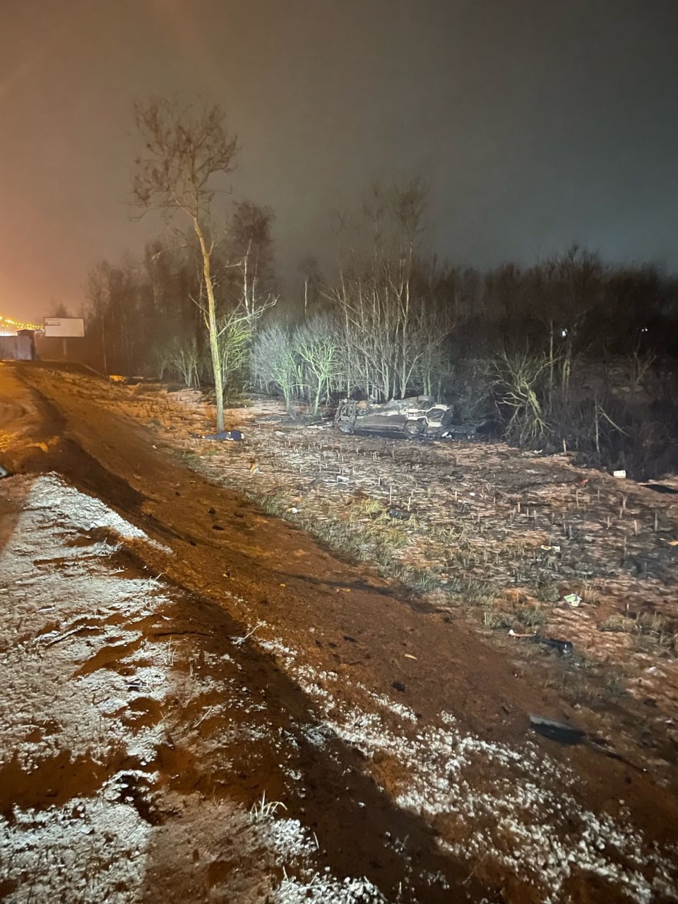 Двое госпитализированы в результате ДТП на Мурманском шоссе  Недалеко от Разметелево перевернулся Mercedes-Benz W203. По предварительным данным, водитель не справился с управлением. В автомобиле находились двое мужчин среднего возраста.  По данным  , один из пострадавших находится в реанимации в тяжелом состоянии, второй – в состоянии средней степени тяжести.  Все подробности произошедшего уточняются.    "ДТП и ЧП"    Подписаться   Прислать новость