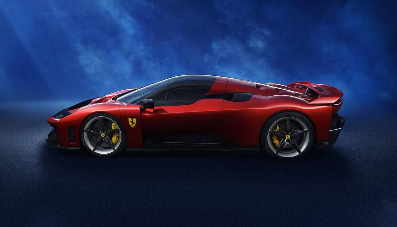 Ferrari представила свой новый суперкар F80, которого будет выпущено всего 799 единиц.