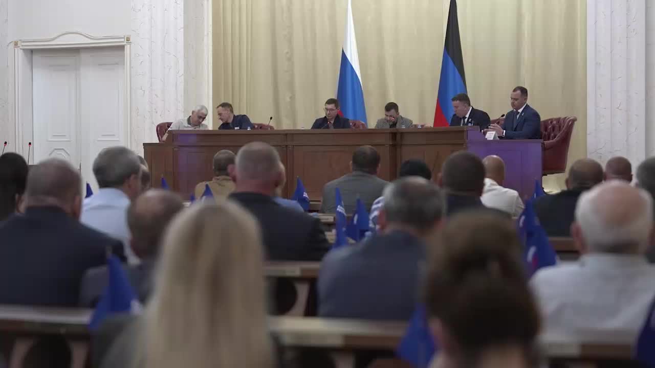 Владимир Якушев обсудил интеграцию ДНР в российское законодательство с фракцией Единой России