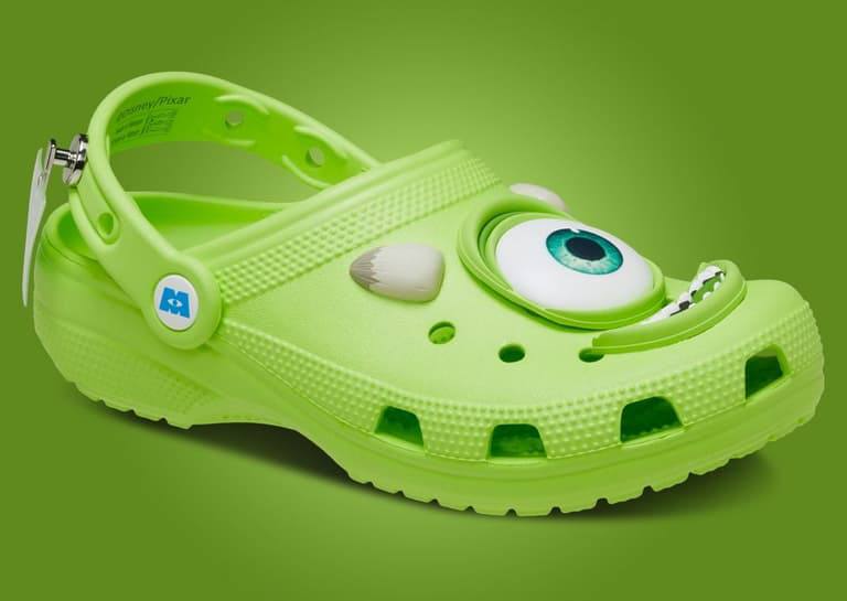 Коллаб Crocs с «Корпорацией монстров»!  Crocs выпустит новую модель, вдохновлённую Майком Вазовски. Продажи стартуют 18 февраля, цена — $75  около 7 500 рублей .