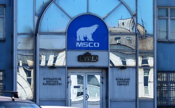 Заполярный Ворчун Мурманск С акционеров Мурманского морского пароходства взыскали 870 млн руб Тринадцатый арбитражный апелляционный суд отменил решение Арбитражного суда Мурманской области об отказе в привлечении к субсидиарной ответственности членов совета директоров АО Мурманское морское пароходство АО ММП Об этом говорится в сообщении конкурсного управляющего компании банкрота Дмитрия Щербаня размещенного на портале Федресурс Согласно новому судебному акту к субсидиарной ответственности привлечены акционеры АО ММП Ирина Бояркина Александр Брынцев Алексей Глазунов Андрей Киселев Ольга Куликова Ильдар Неверов Анна Петровская Анатолий Юрасов Александр Медведев Николай Куликов и его экс жена Татьяна Куликова Общая сумма взысканий составляет 869 8 млн руб В числе заявителей в деле о подробнее на канале Заполярный Ворчун Мурманск