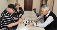 Соцфонд организовал в ЛНР работу трех центров общения старшего поколения Отделение Социального фонда России СФР по ЛНР организовало работу трех центров общения старшего поколения. Об этом сообщили в ведомстве. «В трех клиентских службах отделения Социального фонда России по ЛНР работают центры общения старшего поколения. Встречи, мастер-классы, обучение и новые друзья — все это теперь доступно пожилым людям благодаря проекту Соцфонда», — проинформировали в СФР. В программы работы центров включены занятия по компьютерной грамотности для пожилых людей. В частности, на курсах людей "серебряного" возраста учат, как зарегистрироваться на портале госуслуг, получать дистанционно услуги Отделения Социального фонда России по ЛНР. Внимание также уделяется теме безопасности в интернете. В рамках п... Подробнее>>>