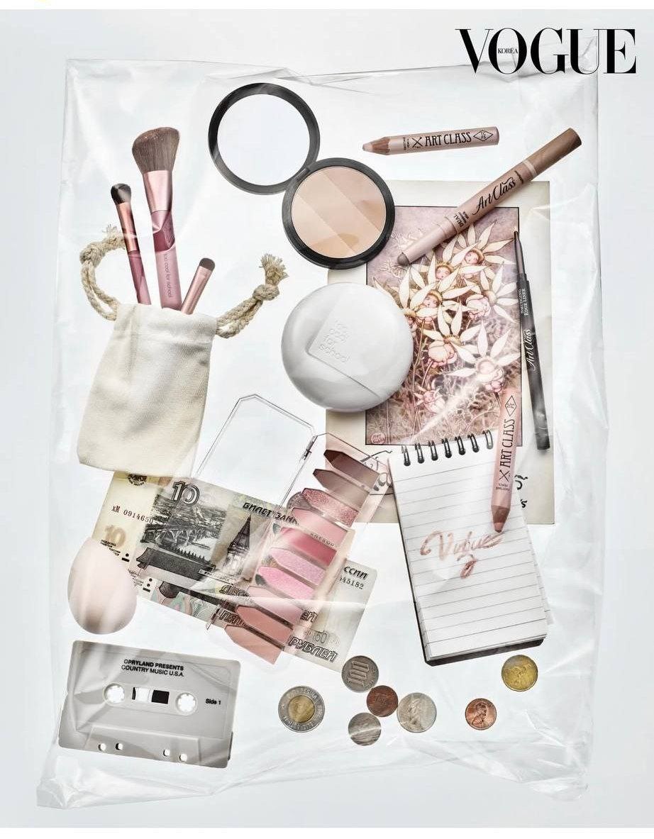 Чья десятка Российские деньги попали в бьюти подборку корейского журнала Vogue купюры номиналом 10 и 50 рублей заметили среди аксессуаров косметики и украшений 10 рублевые бумажные купюры перестали выпускать в России в 2013 м однако в 2022 м из за экономичской целесообразности и подорожания металлов вернули в оборот наравне с монетами Прислать новость yaroslav egorovich Подписывайся на нас в MAX