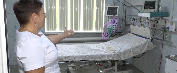 В Чите открылось специализированное приёмное отделение для пациентов с инсультом и инфарктом Специализированное приёмное отделение для быстрого спасения пациентов с заболеваниями сердца и кровеносных сосудов открылось сегодня в Забайкальской краевой клинической больнице. Теперь жители региона с подозрением на инсульт и инфаркт будут поступать в мед.учреждение по изолированному от общего потока маршруту. О значимом для всего региона событии — сюжет Ксении Лапицкой.