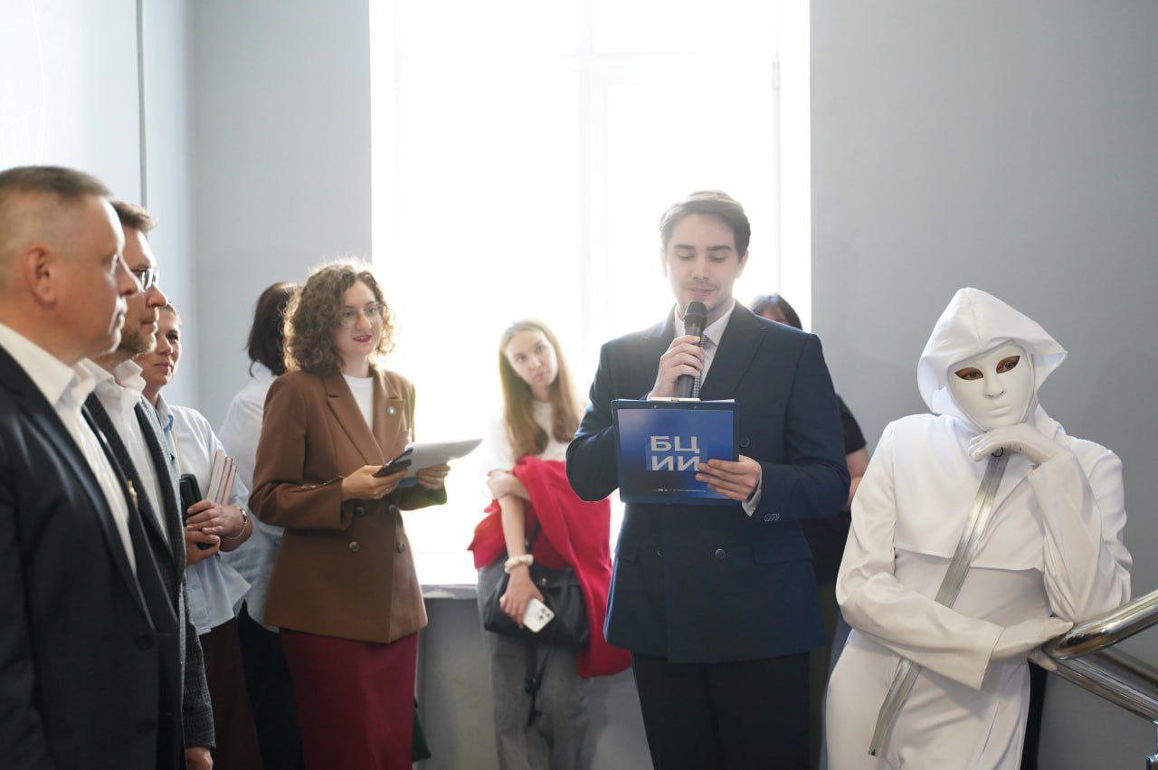 Байкальский центр изучения искусственного интеллекта открыли в Иркутске Байкальский центр изучения искусственного интеллекта и цифровых технологий открыли 21 мая в Иркутском национальном исследовательском техническом университете. Центр будет работать над несколькими проектами, все они направлены на решение задач региона в разных сферах. Полный материал на нашем сайте.