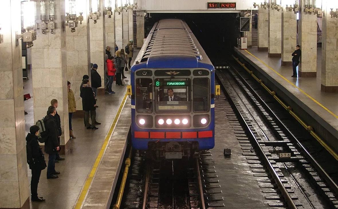 Работу нижегородского метро продлят с 3 декабря для удобства пассажиров нового поезда Буревестник В будние дни последний поезд будет уходить в 00 23 со станции метро Горьковская в 00 13 со станции метро Парк культуры в 00 28 со станции метро Стрелка в 00 28 со станции метро Буревестник В выходные дни время последнего отправления поездов в 00 22 с Горьковской в 00 09 с Парка культуры в 00 25 со Стрелки в 00 24 с Буревестника Подписаться на нас в MAX