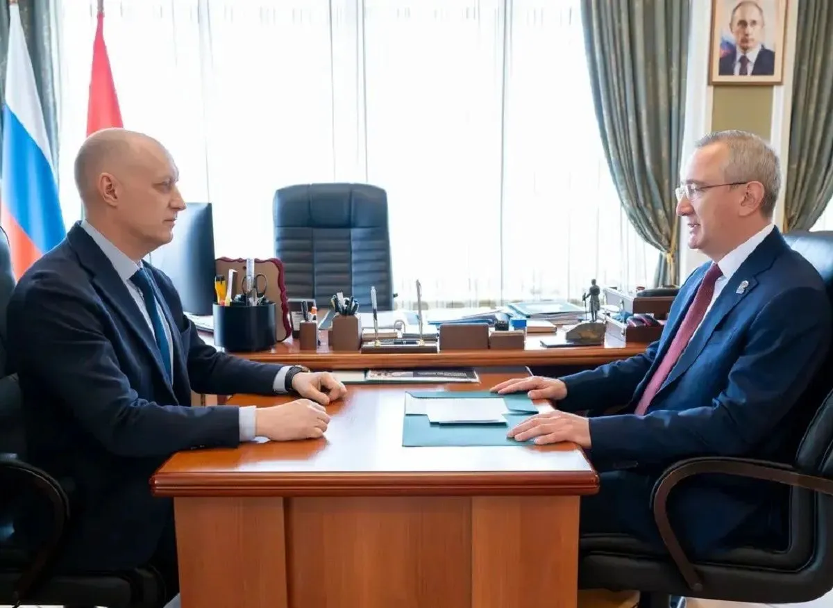 Дмитрий Афанасьев намерен идти в Госдуму РФ от Калужской области   kaluganews ru fn 1849970 html Калужский депутат участник СВО Дмитрий Афанасьев объявил о планах пойти в Госдуму в 2026 году Губернатор Шапша поддержал его решение Чем еще известен Афанасьев и кто еще пойдет на праймериз в материале   Прислать новость Подписаться   Читайте нас в MAX
