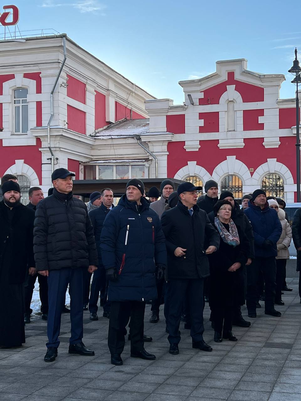 В церемонии открытия площади примут участие губернатор Вологодской области Георгий Филимонов и помощник Президента РФ Владимир Мединский.   Правительство Вологодской области