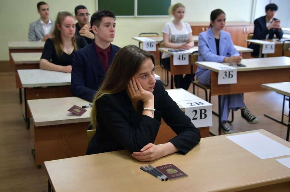 Речи об отмене ЕГЭ в ближайшие годы не идет, все изменения в этой сфере анонсируются за несколько лет - Рособрнадзор   БЫСТРО. Подпишитесь.