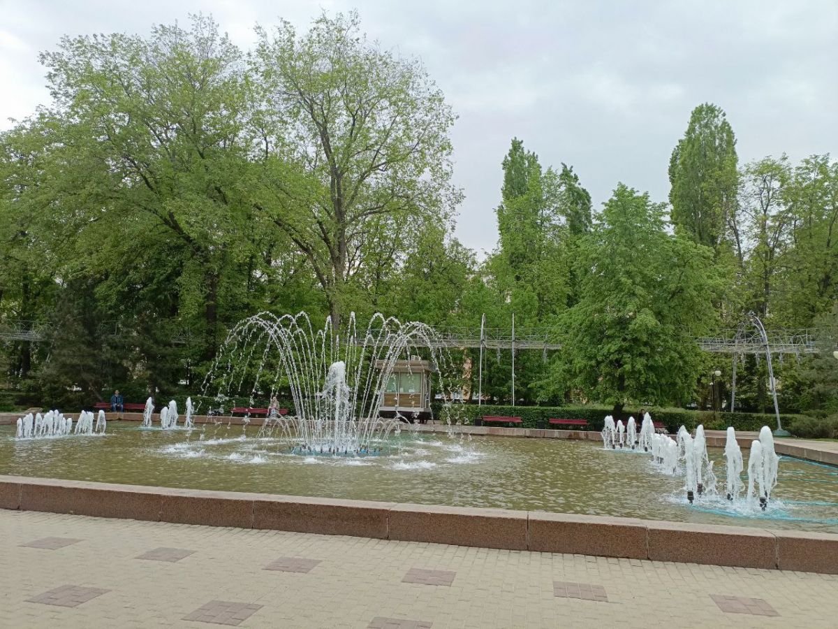 Больше всего денег туристы готовы оставлять в Москве и Воронеже Средний турист, посещающий Воронеж, тратит около 27,7 тысячи рублей, что немного меньше, чем в Москве, где эта сумма достигает 30,1 тысячи рублей. Красноярские путешественники оставляют чуть меньше – 27,4 тысячи рублей. В 2025 году средний чек на поездки по России без участия турагентств увеличился на 8% и составил 27 тысяч рублей, в то время как средние расходы на туры снизились на 3%, составив 61,3 тысячи рублей. ↗ Прислать новость Подписаться