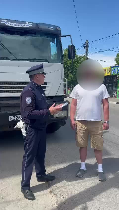 В Анапе задержан водитель грузовика за нарушение ПДД и неоплаченные штрафы