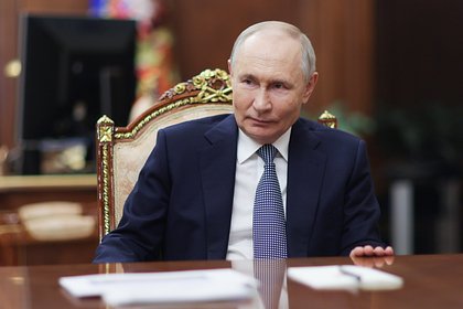 Путин заявил о запрещающей альтернативные партии «политической мелюзге» в Европе  «Политическая мелюзга» в Европе запрещает альтернативные мейнстриму партии в Европе. Об этом заявил президент России Владимир Путин в интервью журналисту Павлу Зарубину, отрывок которого он опубликовал в своем Telegram-канале. По его словам, политические силы в Европы делают это из-за отсуствия способности предложить привлекательную программу. «Политической мелюзгой» он назвал тех политиков, у которых нет собственного мнения. Президент отметил, что у них нет образования и они занимаются не своим делом. В противовес Путин привел лидеров Европы прошлого: президентов Франции Жака Ширака, Шарля де Голля и Франсуа Миттерана, а также лидеров Германии Гельмунта Коля и Герхарда Шредера.