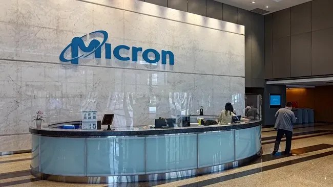 Конец эпохи: Micron прекращает выпуск оперативной памяти DDR4 Последний из трёх крупнейших производителей памяти объявил о скором завершении выпуска модулей стандарта DDR4.