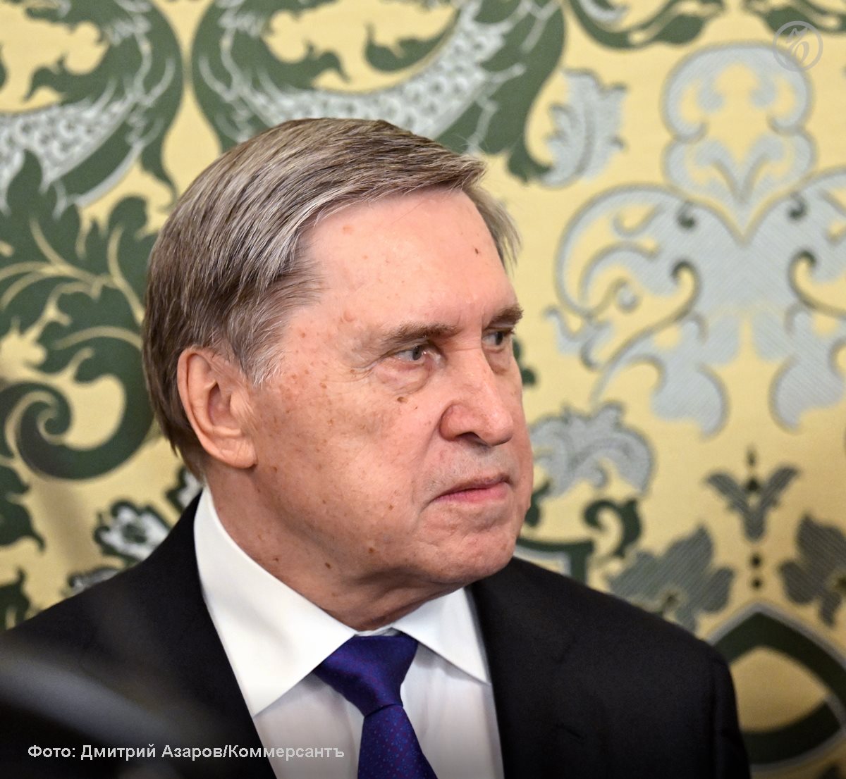 Си Цзиньпин пригласил Владимира Путина с официальным визитом в Китай в первой половине года президент РФ принял приглашение сообщил помощник президента России Юрий Ушаков Что еще сказал помощник президента Беседа Путина и Си Цзиньпина длилась почти полтора часа Россия и Китай действуют спина к спине и могут положиться друг на друга Си Цзиньпин поддержал ведущиеся в Абу Даби консультации России США и Украины по безопасности Интенсивные личные контакты Владимира Путина и Си Цзиньпина будут продолжены Подписывайтесь на Ъ в Telegram в MAX Оставляйте бусты