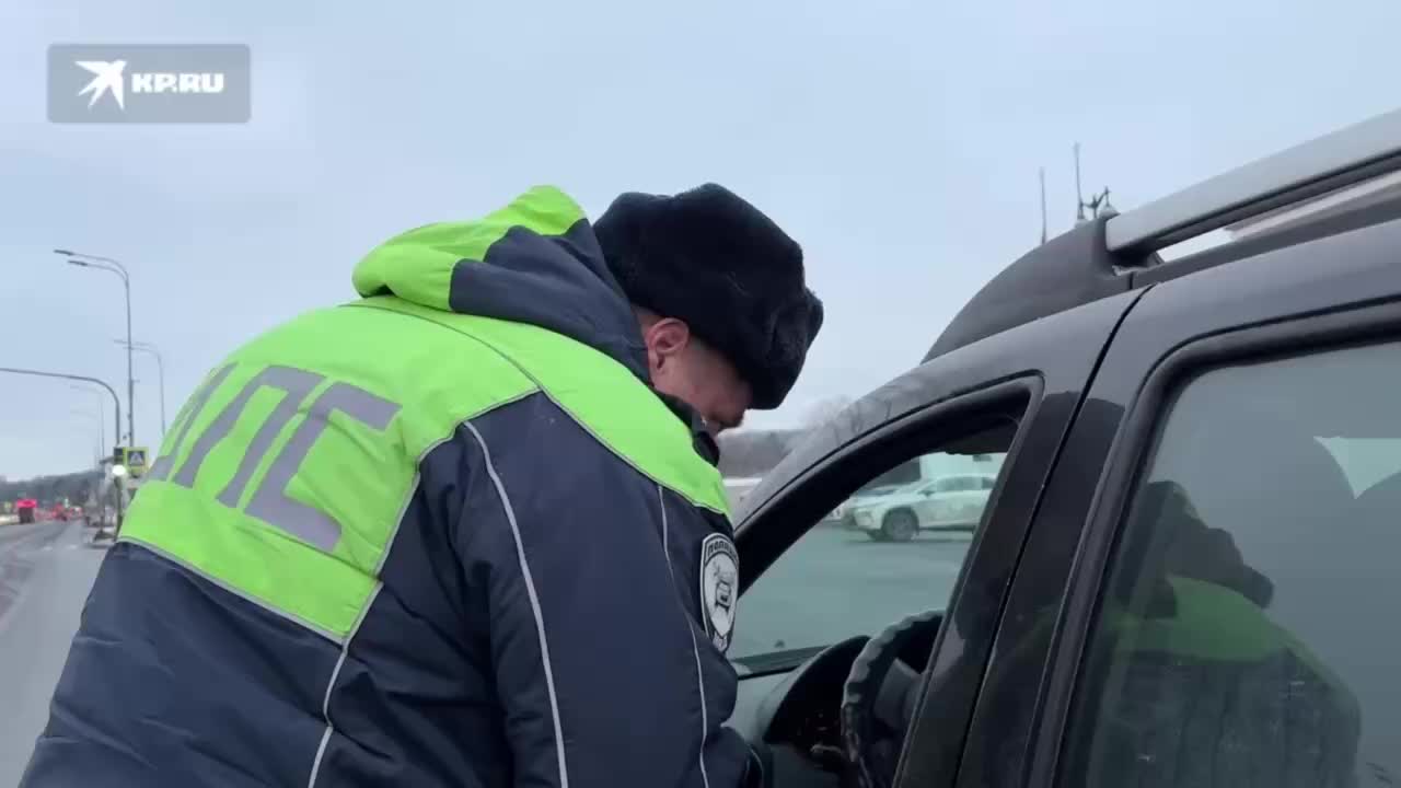 Рейд ГИБДД в Калининском районе: выявлено 10 мигрантов с нарушениями