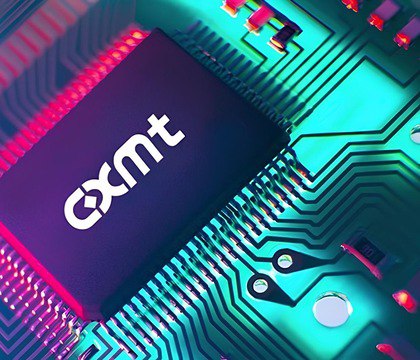Китайская CXMT представила модуль DDR4 3200 емкостью 32 ГБ за 140 долларов Как сообщает Fast Technology MyDrivers китайская компания Changxin Memory CXMT выпустила серверный модуль памяти DDR4 3200 ECC по цене в 138 долларов примерно втрое дешевле текущей средней рыночной стоимости Шаг CXMT вызвал на рынке панику акции других производителей из КНР начали падать