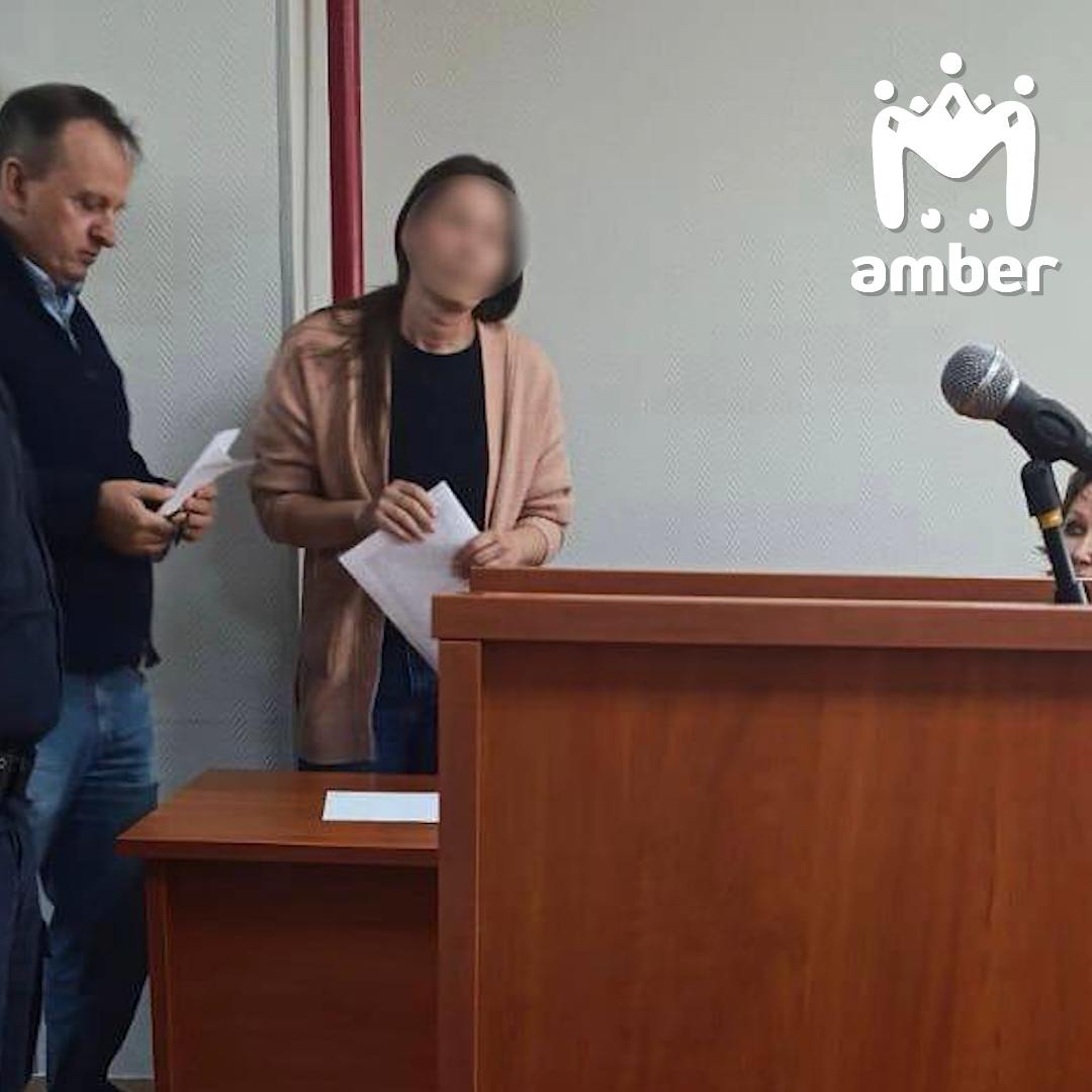 Депатутше из Правдинского округа, которая выкупила муниципальную землю и обманула админку на 870к, дали полтора года исправительной колонии. Наталья Латыш провернула схему вместе с замглавы округа Геворгом Севаняном. Напарнички арендовали у администрации участки, натыкали там вагончиков, зарегали их как садовые домики и выкупили землю в 20 раз дешевле. В апреле 2024 на темщиков завели уголовку. Латыш получила срок конкретно за мошенничество в крупном размере. А участки по требованию прокуратуры вернули муниципалитету.