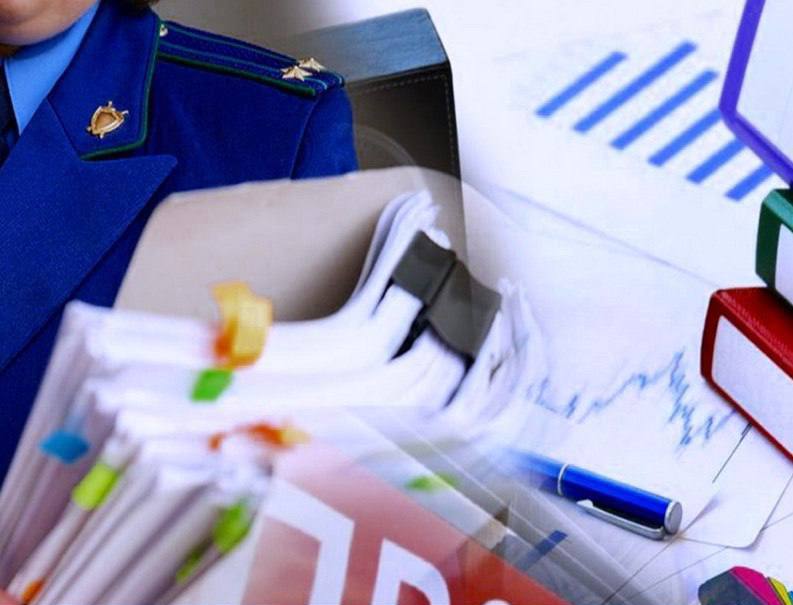 Прокуратура в судебном порядке взыскала свыше 4 млн рублей с подрядчика выполнявшего работы по капитальному ремонту здания больницы в рамках реализации национального проекта Демография Прокуратура г Нижней Туры проверила соблюдение бюджетного законодательства при реализации национального проекта Демография в государственном бюджетном учреждении здравоохранения Свердловской области Нижнетуринская центральная районная больница Установлено что в 2020 году между Министерством здравоохранения Свердловской области и районной больницей заключено соглашение о предоставлении из бюджета Свердловской области субсидии на капитальный ремонт здания учреждения здравоохранения В апреле 2021 года районной больницей с ООО Ремонтно строительное управление 7 заключен контракт на выполнение работ по капитальному ремонтуздания на общую сумму свыше 13 млн рублей Учреждением здравоохранения работы приняты и оплачены в полном объеме Между тем специалистами Министерства финансов Свердловской области установлено что на объекте фактически выполнены работы и осуществлены затраты в количестве и объемах не соответствующих сводному сметному расчету актам и справкам Стоимость невыполненных работ составила свыше 3 2 млн рублей Поскольку денежные средства подрядчиком не были возвращены прокуратура направила в Арбитражный суд Свердловской области исковое заявление о взыскании сООО Ремонтно строительное управление 7 в пользу Нижнетуринской больницы суммы неосновательного обогащения в размере свыше 3 2 млнрублей а также процентов за пользование чужими средствами   Арбитражный суд Свердловской области удовлетворил исковые требования надзорного ведомство взыскав с ООО Ремонтно строительное управление 7 в пользу больницы сумму неосновательного обогащения в размере свыше 3 2 млн рублей а также проценты за пользование чужими денежными средствами в размере свыше 1 4 млн рублей с продолжением начисления процентов на сумму долга по день его фактической уплаты Исполнение судебного акта находится на контроле надзорного ведомства