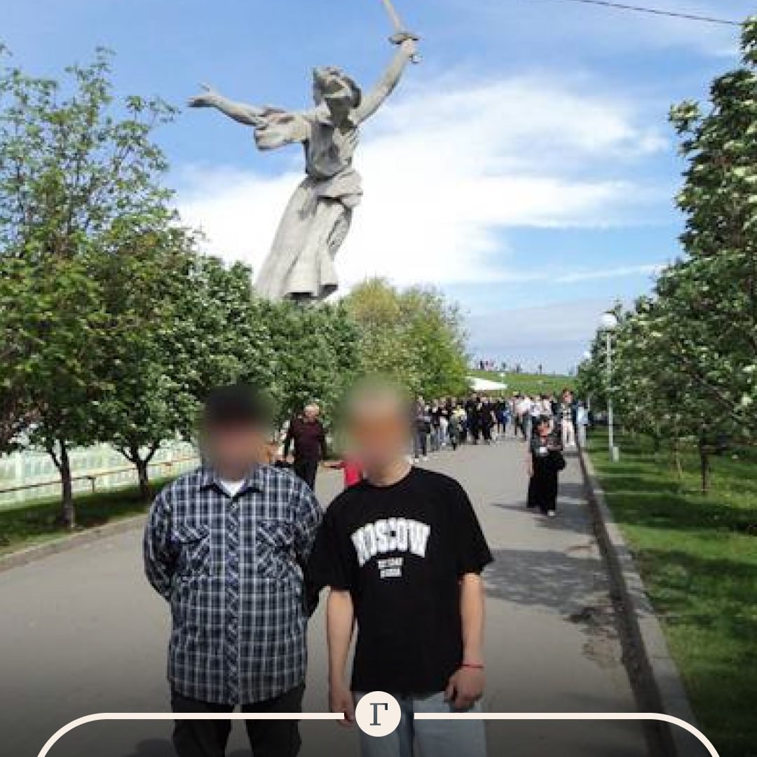 Заключенных выпустили посмотреть Мамаев Курган за хорошее поведение. Осужденных, которые отбывают наказание в колонии-поселении в Волгоградской области, решили поощрить необычным способом. За «примерное поведение» и для «патриотического, нравственного и исторического воспитания» им позволили в сопровождении сотрудников выехать в город. «Положительно характеризуемые» заключенные посетили памятники Великой Отечественной войны на Мамаевом Кургане и прогулялись по набережной Волги. Оцените поощрение реакциями ниже