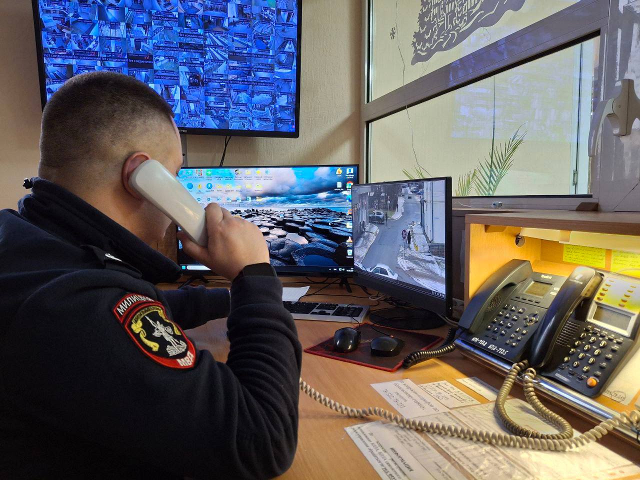 Лжеминёры напомнили о себе Без паники Школьникам и педагогам ничто не угрожает В Приднестровье снова активизировались лжеминёры Тревожные сообщения о том что учебные заведения Бендер Тирасполя и Слободзеи заминированы пришли утром в Telegram дежурной части МВД Бендерского УВД а также на электронную почту госадминистрации Слободзеи Учеников эвакуировали В образовательные учреждения прибыли милиция и сапёры Прилегающую территорию оцепили Взрывных устройств специалисты экстренных служб не обнаружили P S Напомним заведомо ложное сообщение о минировании серьёзное преступление Наказание за подобное деяние до 5 лет лишения свободы Пресс центр МВД ПМР