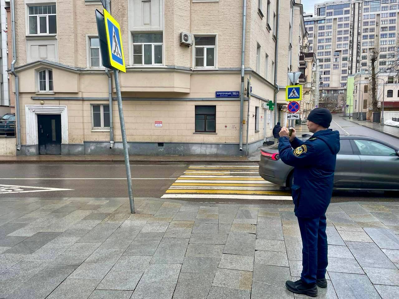 Инспекторы по контролю за благоустройством туристических маршрутов ОАТИ провели обследование района Арбат на предмет содержания дорожных знаков.    Все выявленные нарушения оперативно устранены балансодержателем.