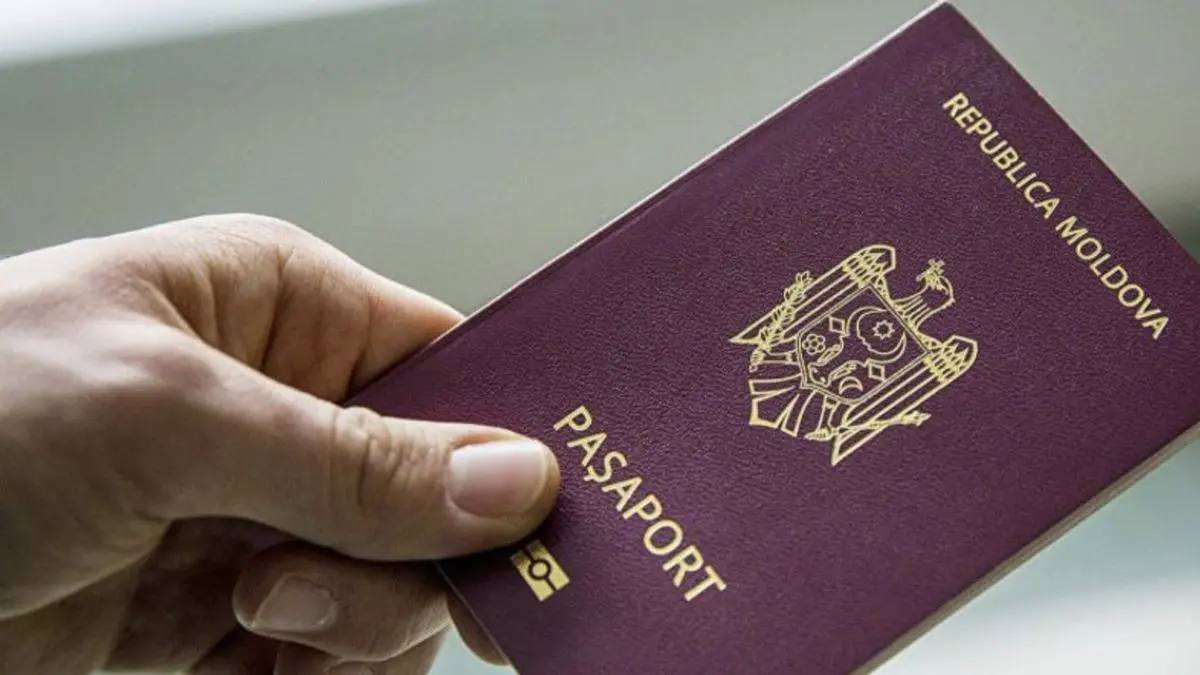 В Приднестровье резко выросло число желающих получить гражданство Молдовы С сентября по декабрь 2025 года документы на получение гражданства подали более 2000 жителей левобережья Днестра Для сравнения за тот же период 2024 года заявлений было 1394 Таким образом число обращений выросло почти на 50 Подробнее по ссылке