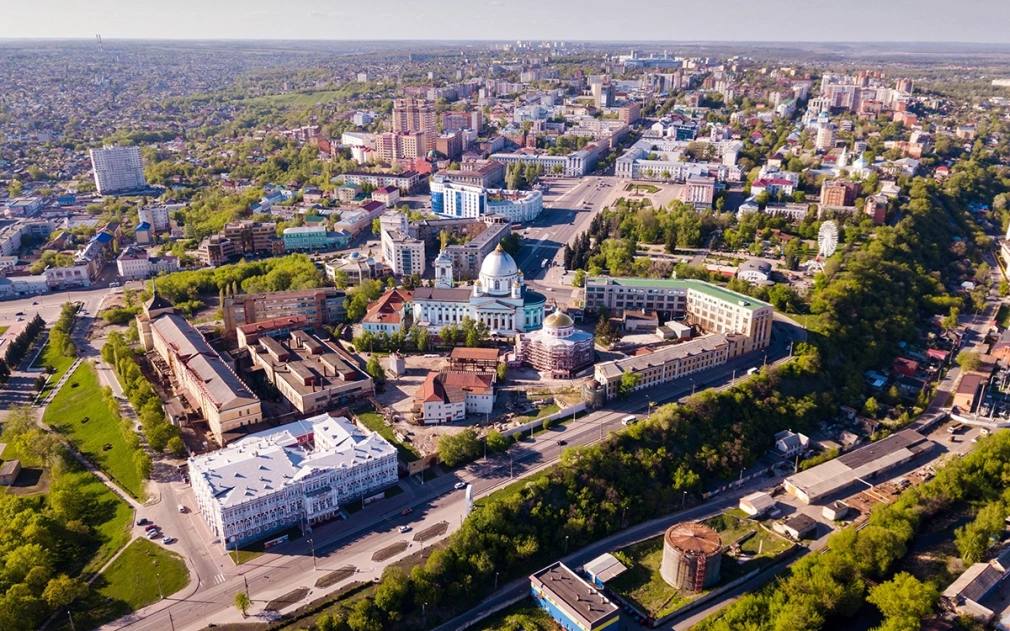 Согласно исследованию, стоимость вторичного жилья в Курске в мае увеличилась на 3,49%, до 105,7 тыс. руб. за 1 кв. м. Этот город занимает первое место по росту цен на жилье среди анализируемых городов с января. До этого лидером несколько месяцев подряд была Махачкала.