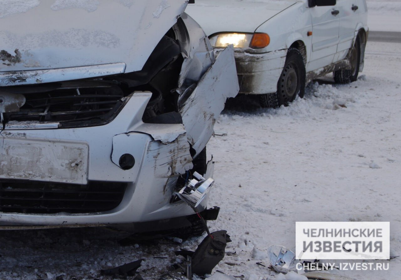 ⏺ В Госавтоинспекции РТ предупредили о возможном росте ДТП после каникул  Так, родителям, следует регулярно рассказывать ребенку о правилах дорожного движения и безопасном поведении на улицах и во дворах, а также во время движения по улице в школу и обратно домой.  Не стоит забывать про световозвращающие элементы на верхней одежде или рюкзаке. В темное время суток они позволяют заметить человека на дороге на расстоянии 100-150 метров.  Водителям необходимо снижать скорость при движении возле учебных заведений. После школьных каникул у детей рассеивается внимание, именно поэтому количество несчастных случаев в этот период может сильно увеличиться.  Также водителям следует быть внимательными про парковке возле школ и детских садов, так как ребенок может появиться около машины в любой момент. Следить за чистотой фар. Грязные фары автомобиля не позволяют своевременно увидеть пешехода.