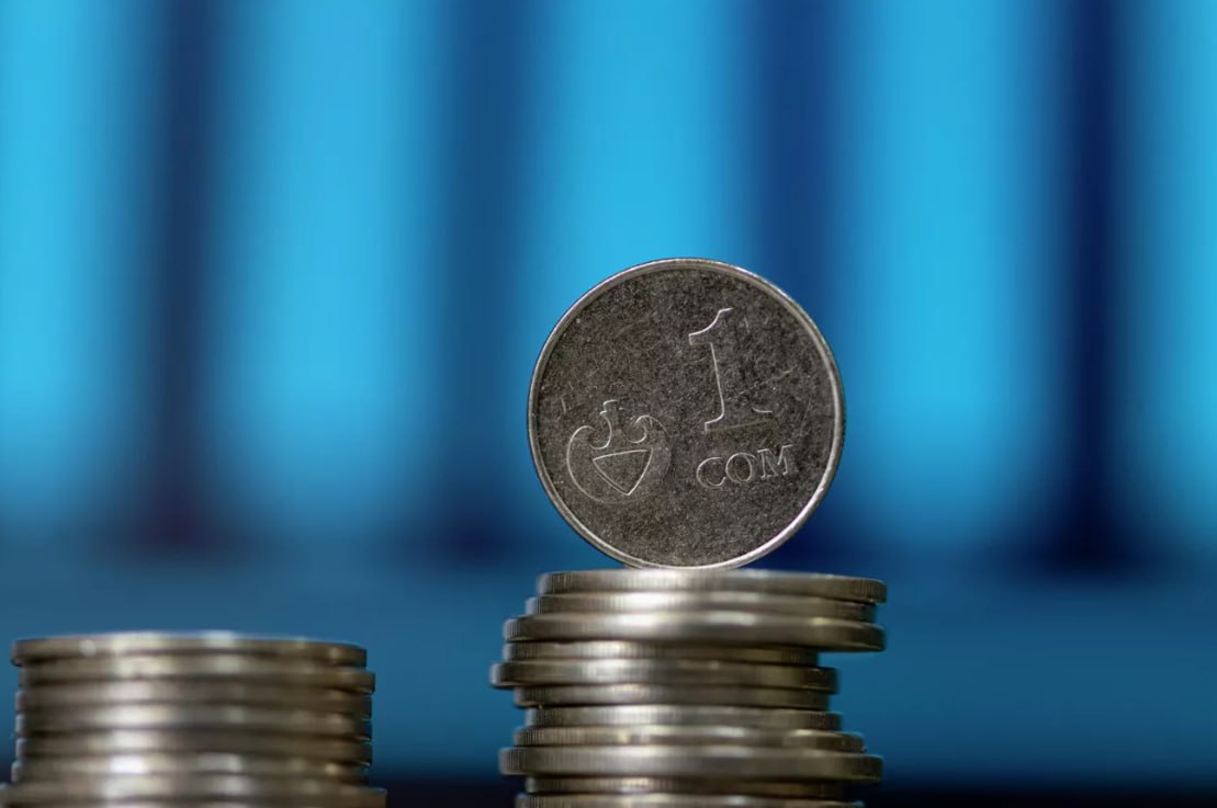 Национальный банк Кыргызстана повысил ключевую ставку до 12 Национальный банк Кыргызской Республики принял решение повысить учетную ключевую ставку с 11 до 12 годовых Это первый шаг регулятора по ужесточению денежно кредитной политики в этом году Для замедления инфляции необходимо ужесточить денежно кредитные условия отмечается в сообщении Южная служба новостей