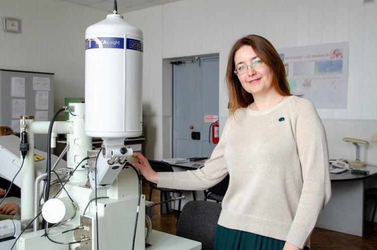 А вы знаете что существует не только День студента но и День аспиранта День аспиранта учреждён в честь советского документа декрета Совнаркома Положение о научных работниках которое было принято ровно в этот день 101 год тому назад Слово аспирант восходит к латинскому глаголу aspiro У него много вариантов значений и стремиться и вдохновлять и содействовать все как нельзя лучше подходят к характеристикам молодого учёного Подробнее расскажем на нашем сайте Больше новостей на канале ЮУрГУ в МАХ