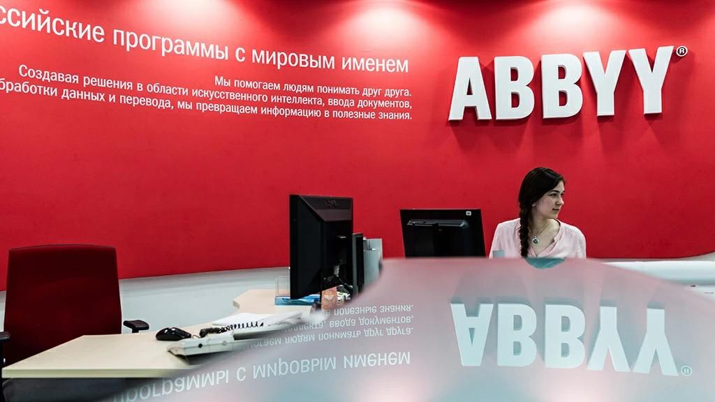 Российский представитель разработчика софта Abbyy – компания Content AI  ООО «Контент ИИ»  изменила структуру собственности и теперь на 99% принадлежит российскому юридическому лицу ООО «Контент ИИ технологии»  Доля турецкой «Контент АИ солюшнс билишим ве текноложи хизметлери аноним ширкети» снизилась со 100 до 1%  Представитель Content AI уточнил, что ООО «Контент ИИ технологии» принадлежит менеджменту Content AI, а сотрудники компании являются 100%-ными собственниками турецкого юридического лица  Отечественная компания уверяет, что уже ничего не платит Abbyy, владелец которой финансирует ВСУ    Подписаться