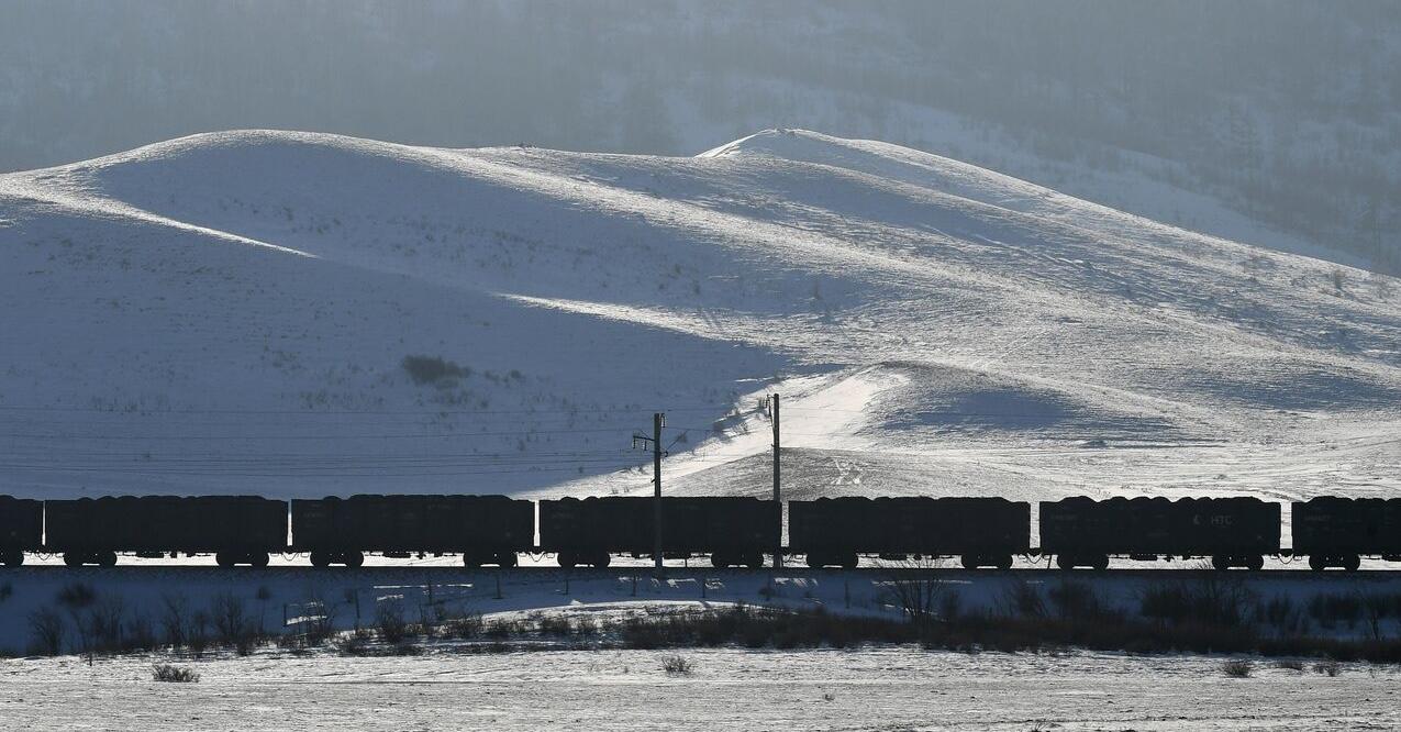 Помощник машиниста пытался поджечь локомотив в Приамурье Неизвестные взломали профиль мужчины на портале Госуслуг и оформили кредиты Далее ему стали угрожать уголовным делом за поддержку ВСУ и пообещали вернуть деньги за диверсию Огонь в машинном отделении оперативно потушили Теперь амурчанину грозит до 20 лет тюрьмы