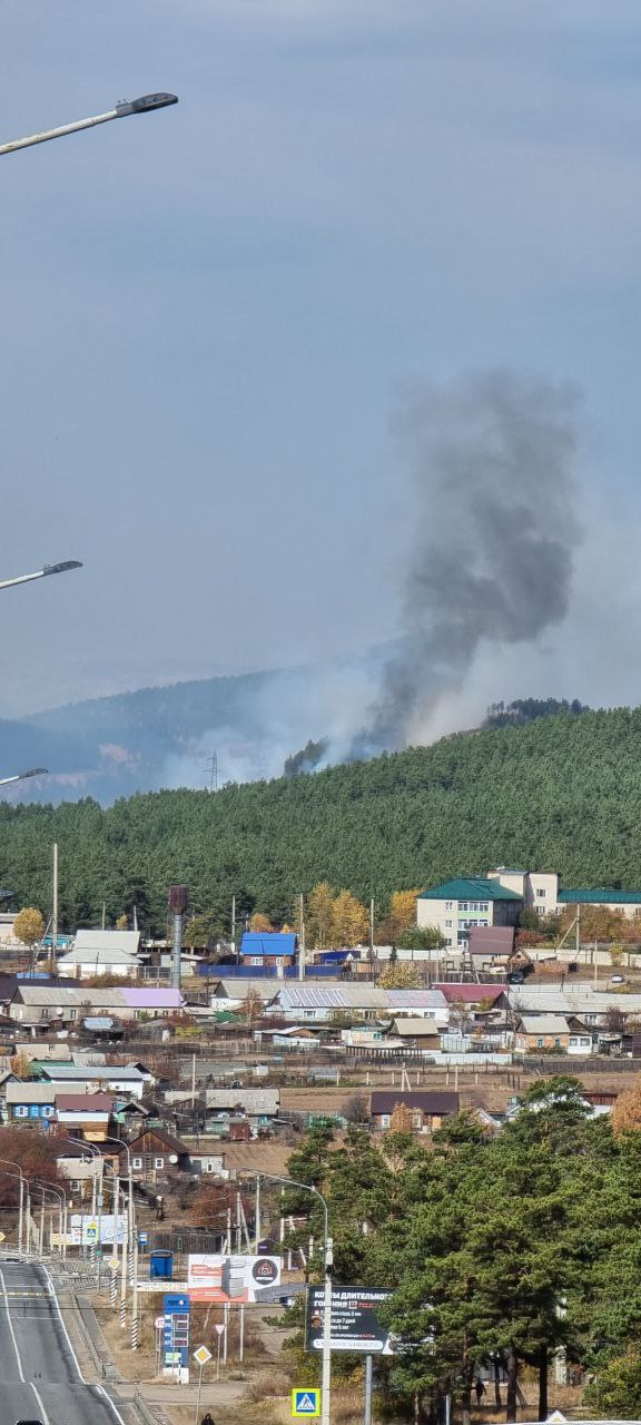 Пожар развернулся недалеко от поста ДПС под Атамановкой  По данным МЧС, горит трава и лес. Точные масштабы пожара ещё неизвестны, но судя по кадрам - горит прилично.  Похоже мы гореть перестанем только зимой    Фото из канала:    ZAB.RU