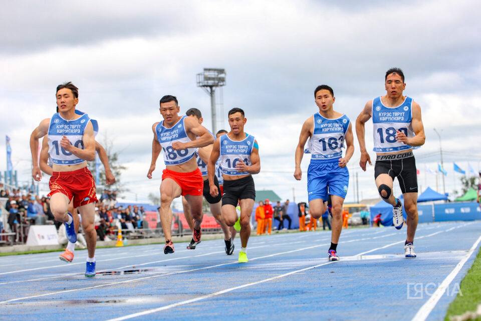 Более 700 медалей принесли Якутии спортсмены в 2025 году За минувший год спортсмены принесли Якутии почти 700 медалей Якутские спортсмены в прошлом году завоевали 379 медалей на официальных юниорских соревнованиях Всего на высоком организационном уровне проведены 34 спортивных мероприятия включенные в единый календарный план министерства спорта страны на 2025 год Более подробно о спортивных достижениях республики ЗДЕСЬ Все новости Яестьновость Обсудить Читайте нас в MAX