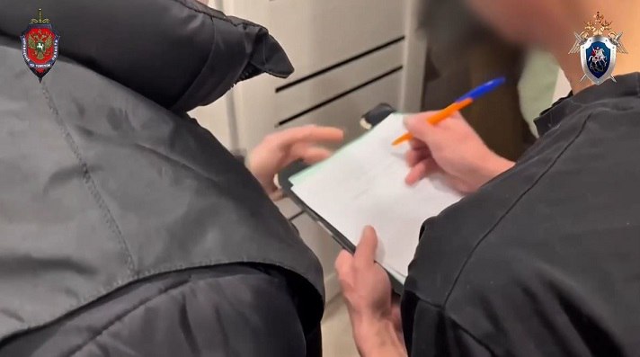 В Томской области возбуждено уголовное дело в отношении заведующего Кривошеинским межрайонным отделением судебно медицинской экспертизы ОГБУЗ Бюро судебно медицинской экспертизы Томской области Должностное лицо подозревают в получении взятки в крупном размере пункт в части 5 статьи 290 УК РФ Следствие установило что за первоочередное проведение судебных исследований выдачу родственникам тел для захоронения и справок о смерти граждан обвиняемый получал взятки от представителей похоронных агентств Подробнее на Бабре томск vtomsk24