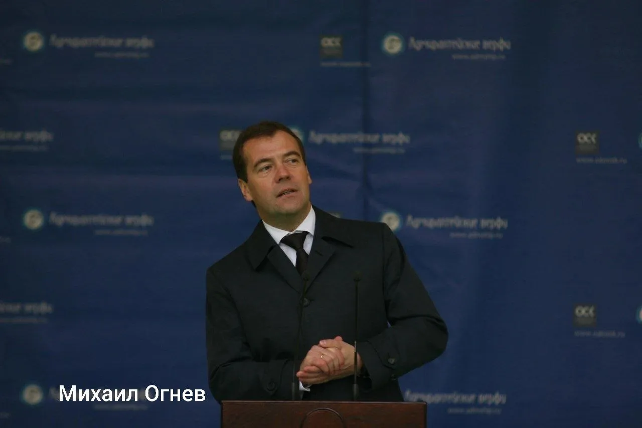 Дмитрий Медведев приедет в Петербург 1 мая Зампред Совбеза примет участие в форуме по здравоохранению и поддержке семей с детьми Вместе с Медведевым там будут работать секретарь Генсовета ЕР Владимир Якушев и вице премьер Татьяна Голикова Telegram Все каналы Фонтанки Max