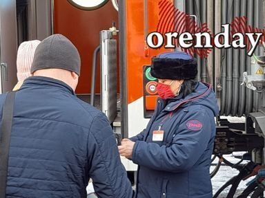 Orenday Оренбург Посадку в поезд по биометрии введут в пилотном режиме в 2026 году Она будет действовать на ограниченных маршрутах сообщил Минтранс Сервис посадки на поезд без паспорта будет работать с применением Единой биометрической системы Чтобы им воспользоваться потребуется заранее зарегистрировать подтвержденную биометрию и предоставить согласие на обработку данных Биометрия станет альтернативой предъявлению документов при посадке При этом пассажир всегда сможет выбрать как именно подтверждать личность по паспорту или по подробнее на канале Orenday Оренбург