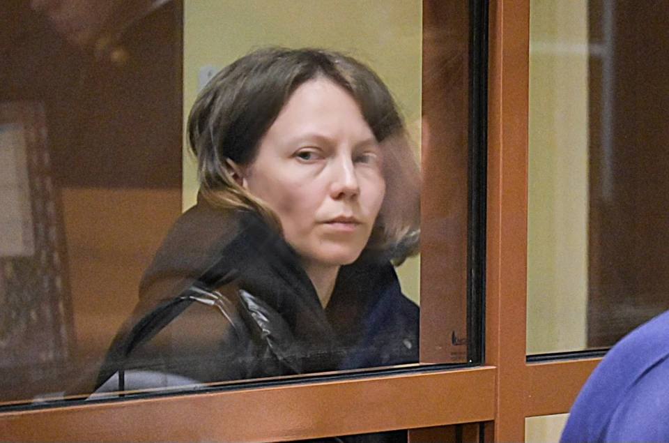 Ирина Шатова приговорена к 18 годам колонии за убийство сына. Тело ребенка было найдено в чемодане в июле 2024 года.    Подписаться   Прислать новость