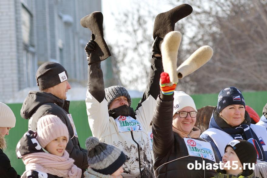 Курганские школьники определили лучшего в «валенреслинге»   Курганские школьники собрались на стадионе «Энергетик» и продемонстрировали свою силу, ловкость и смекалку. Они в игровой форме выполнили нормы ГТО с помощью необычного атрибута.    Подробности по ссылке