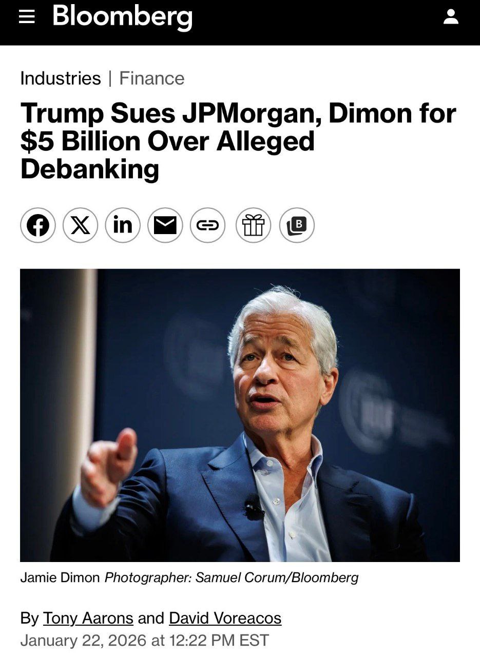 Президент Дональд Трамп подал иск на 5 миллиардов долларов к JPMorgan и его генеральному директору Джейми Даймону обвинив в том что банк закрыл ему счет по политическим причинам В иске банк обвиняется в нарушении соглашения о добросовестности и деловой практике В августе Трамп заявил что банки дискриминировали его в прошлом JPMorgan дал Трампу 20 дней на закрытие счета хотя Трамп держал деньги в этом банке десятилетиями banksta