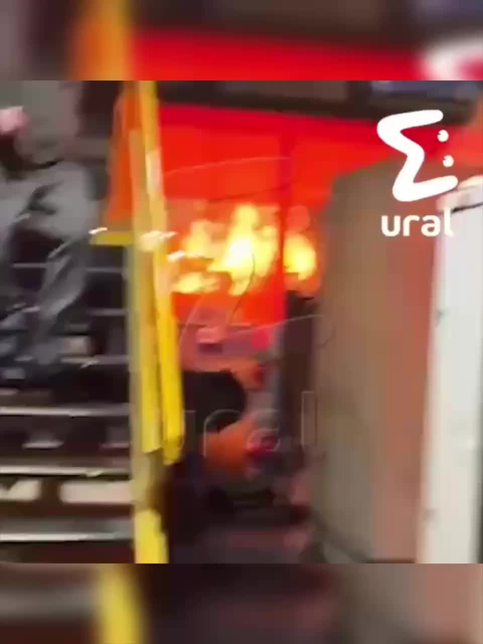 Пожар в производственном здании Ижевска: эвакуированы 50 человек, пострадавших нет