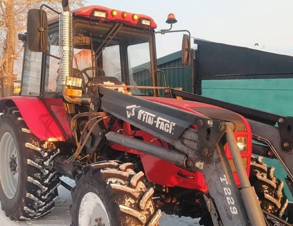 Молчановский районный суд признал двух местных жителей виновными в незаконной рубке лесных насаждений часть 3 статьи 260 УК РФ В августе 2021 года не имея разрешительных документов мужчины спилили сосны в Харском урочище Суйгинского участкового лесничества Молчановского лесничества Причиненный лесному фонду ущерб превысил полмиллиона рублей Суд приговорил виновных к лишению свободы условно с испытательным сроком но не решил судьбу орудий преступления трактора и бензопилы с помощью которых злоумышленники осуществили незаконную рубку Подробнее на Бабре томск vtomsk24