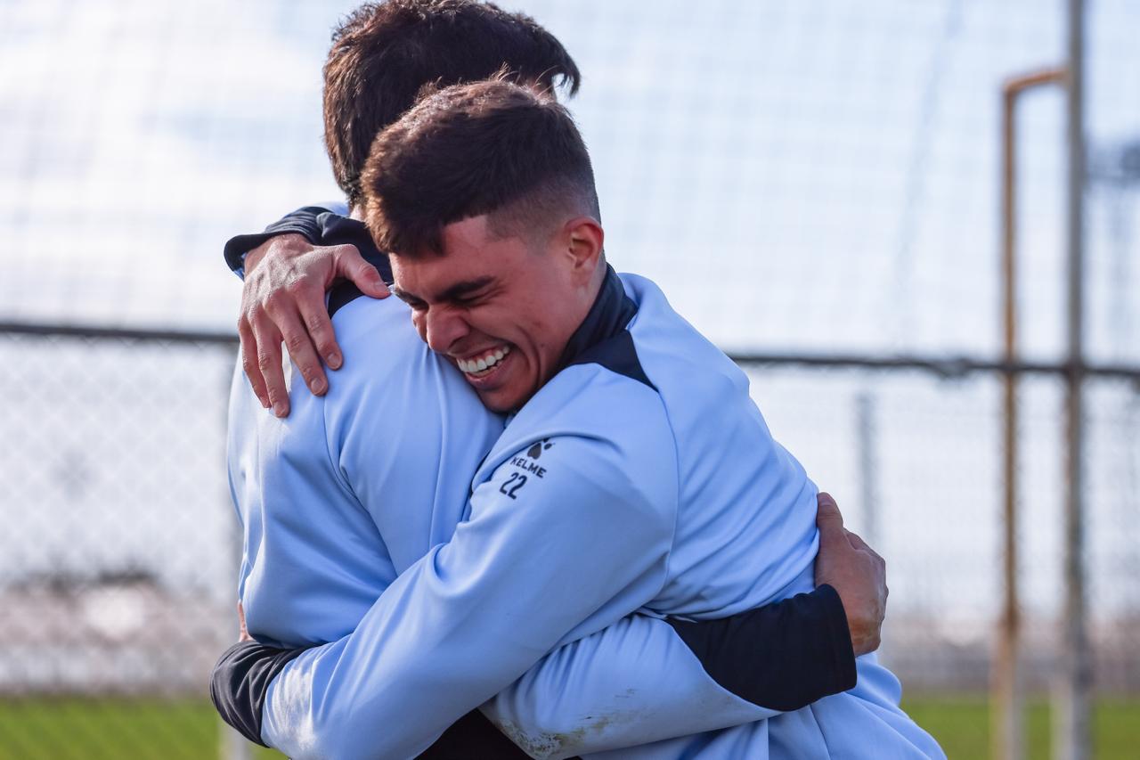 Крылья Советов погасили долги перед РТ Капитал Отличные новости под конец дня Суммарно общий объем внесенных денежных средств в счет долга составил почти 1 1 млрд рублей Долг который висел на самарцах последние 10 лет погашен Накидаем нашим   в честь такого события   Подпишись на truekpru63 Мы в MAX