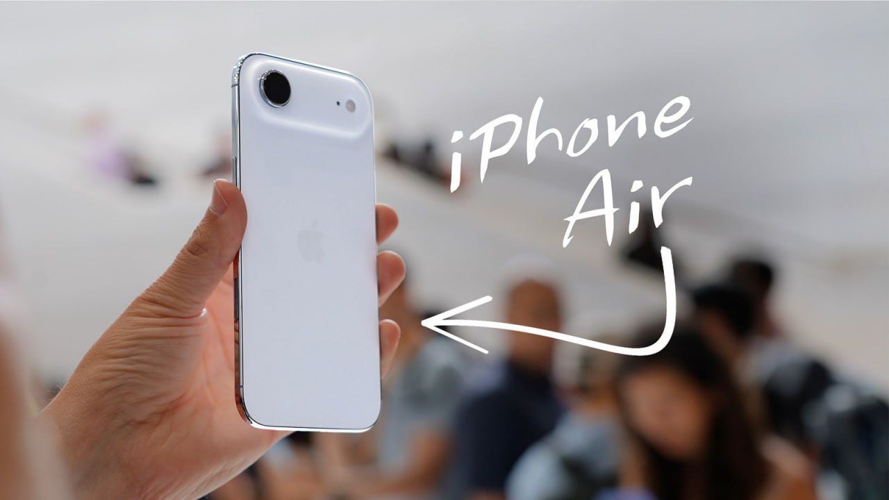 Вышли первые обзоры iPhone Air Какие выводы Журналисты уже протестировали iPhone Air и единодушно отмечают дизайн смартфона реально впечатляет а вот начинка тот ещё компромисс Одна задняя камера без телеобъектива и ширика в 2К25 уже смотрится вяло Слабое время работы от аккумулятора которое со временем будет только хуже примерно 11 12 часов против 15 5 16 часов у iPhone 17 Pro Один динамик из за чего на максимальной громкости появляется дребезжание Сильный нагрев в районе камеры при нагрузке вся начинка спрятана именно там Но есть и плюсы экран яркий и большой титановая рамка внушает доверие нет даже подозрений что смартфон погнётся а основная камера снимает действительно качественно Но в целом это смартфон про стиль а не про возможности Новости Apple Подписаться