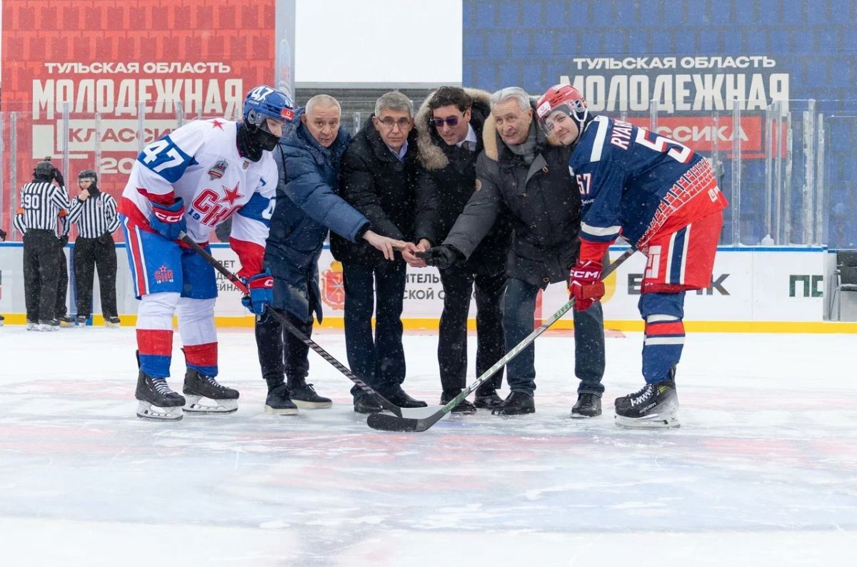 В Туле стартовала «Молодежная классика»  Матч регулярного чемпионата «Молодежная классика» впервые в истории Молодежной хоккейной лиги прошел на открытом воздухе.  Читать далее...    TULA.SMI   Подписаться