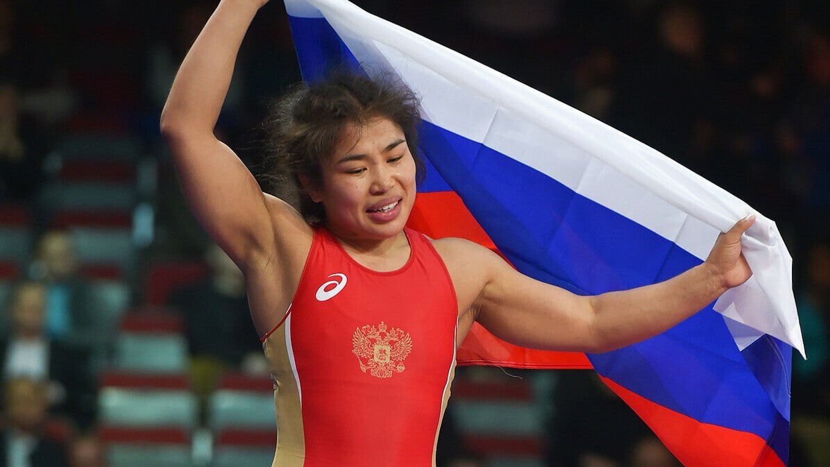 Чемпионка Европы по борьбе Ирина Ологонова дисквалифицирована на 18 месяцев за нарушение антидопинговых правил В допинг пробе взятой у спортсменки 8 ноября 2014 года на Кубке европейских наций в Москве было обнаружено запрещенное вещество туаминогептан Антидопинговая панель Спортивного арбитражного суда наложила на Ологонову запрет на участие в соревнованиях сроком на 18 месяцев начиная с 24 апреля 2024 года по 23 октября 2025 года Ее результаты на соревнованиях с 8 ноября 2014 года по 8 июля 2015 года были аннулированы также спортсменка лишена медалей и призовых Таким образом Ологонова лишена золотой медали чемпионата России 2015 года Россиянка может обжаловать решение в CAS news matchtv Федерация спортивной борьбы России